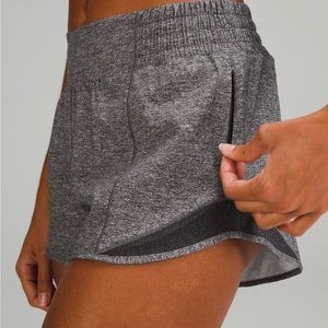 RARE NWOT ‼️ Lululemon Hotty Hot Short *High-Rise 2.5"